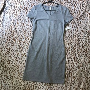 Old Navy - V-Neck T-Shirt dress - NWT